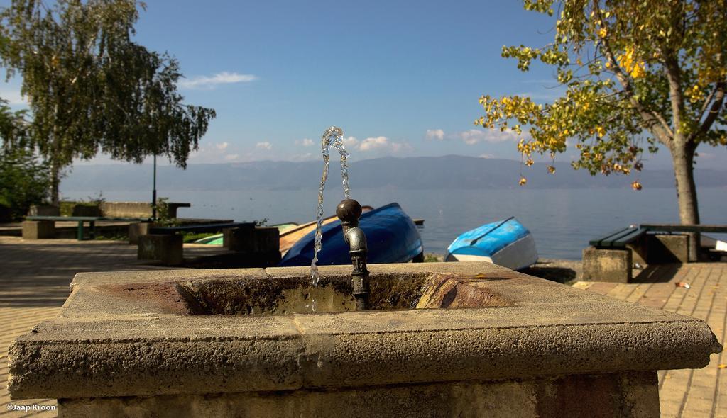 Pension Lale Pestani Exterior photo